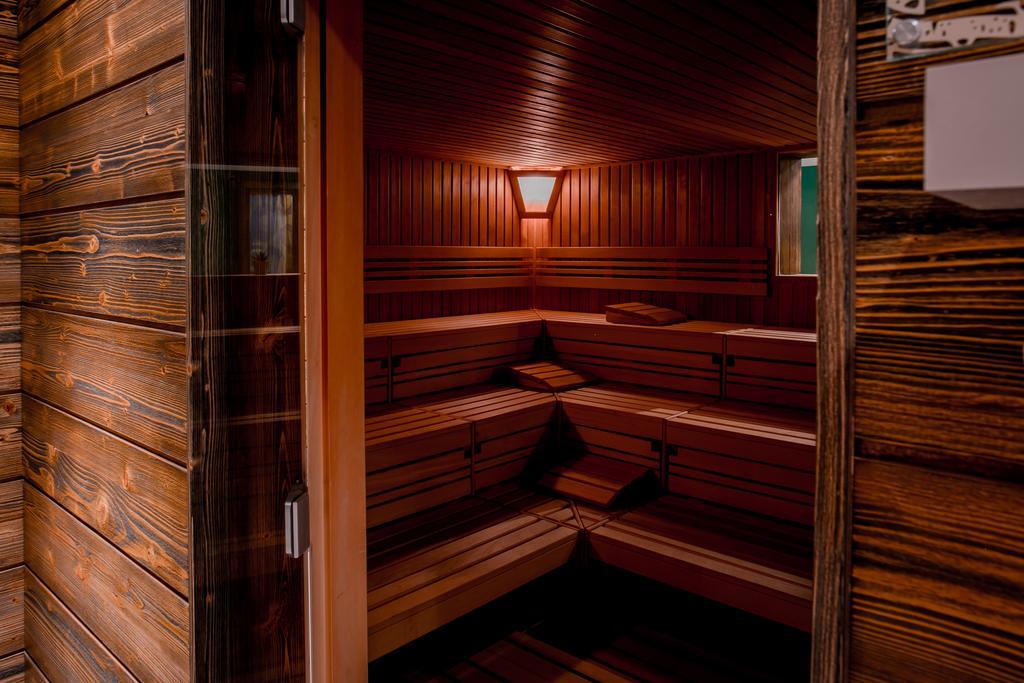 Hotel Piz Buin Клостерс Екстериор снимка